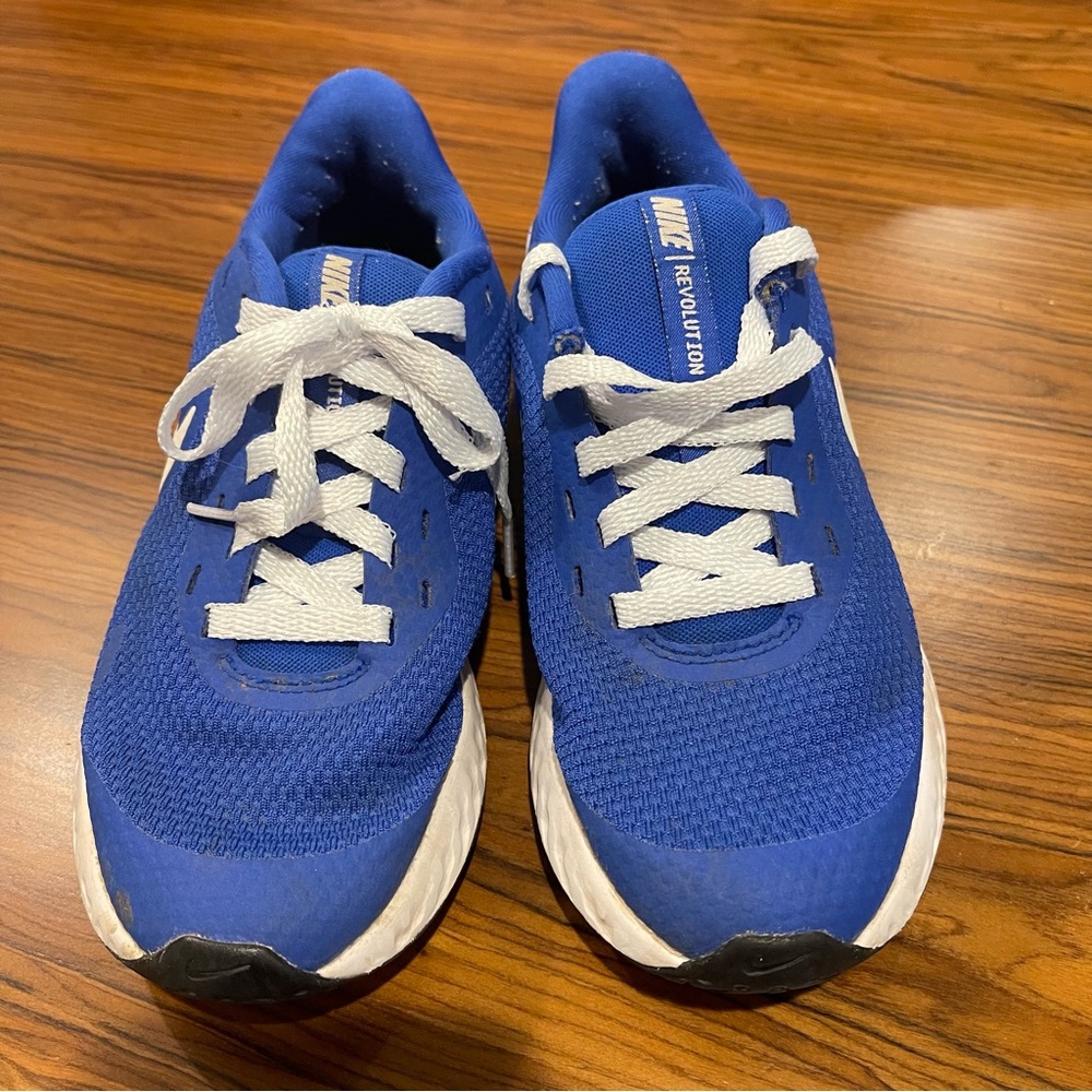 Nike Revolution Running Shoes Sneakers Youth Royal Blue Size 4Y